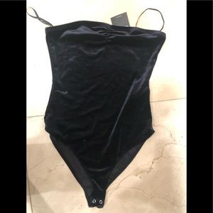 Forever 21 black velvet bodysuit Sz L